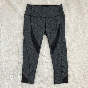 Grey AVIA size Medium Capri Athletic Workout Leggings